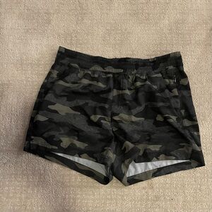 Old navy active large camouflage shorts athletic camo pockets